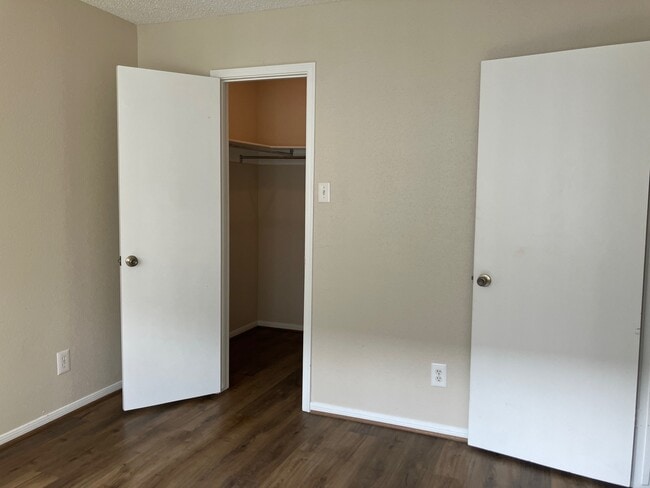 Building Photo - 12100 Melville Dr