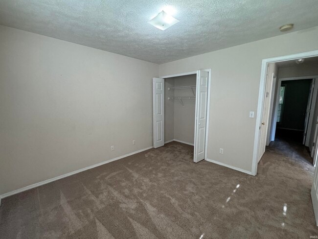 Building Photo - 7131 Greenlake Dr