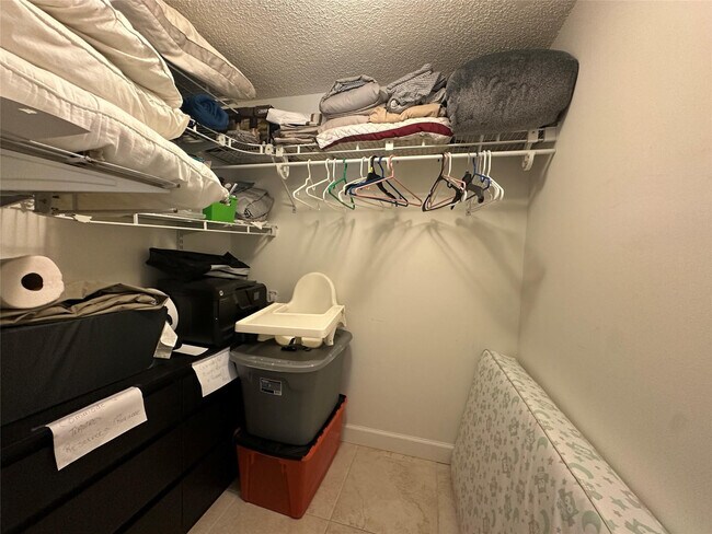 Building Photo - 17801 N Bay Rd