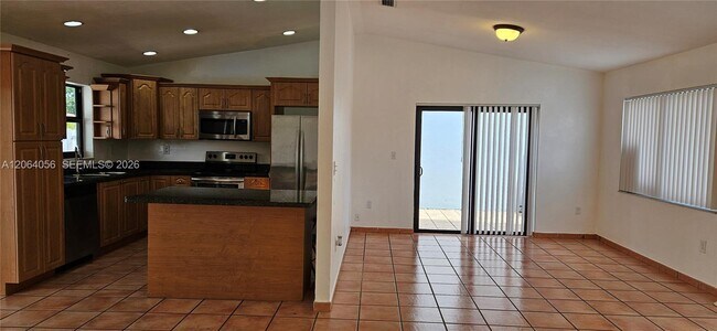 Building Photo - 14765 Kendale Lakes Blvd