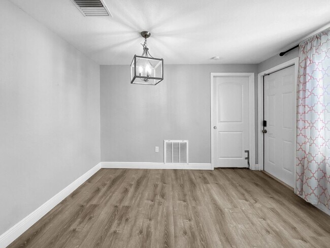 Building Photo - 5408 5th Ave N