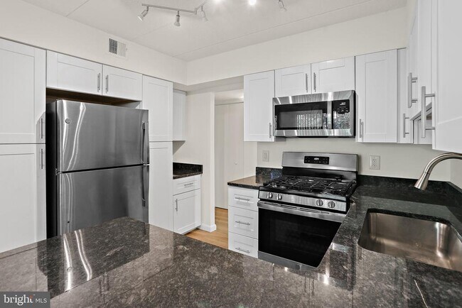 Building Photo - 5659 Harpers Farm Rd