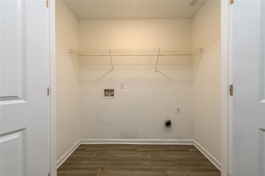 Building Photo - 4950 Elm Brook Dr