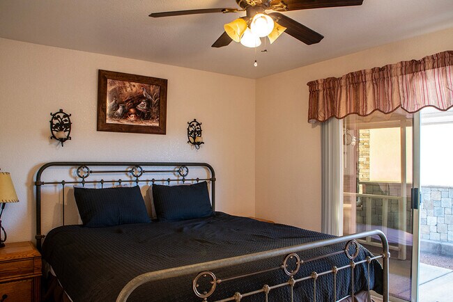 Building Photo - 3080 Shoshone Dr