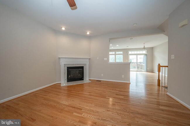 Family Room with Gas Fireplace - 1904 Northridge Dr