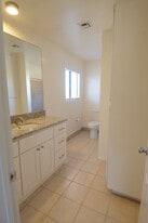 Building Photo - 5426 Mariposa Ave