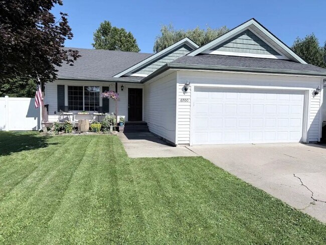 Building Photo - Home  in CDA in the Hawks nest