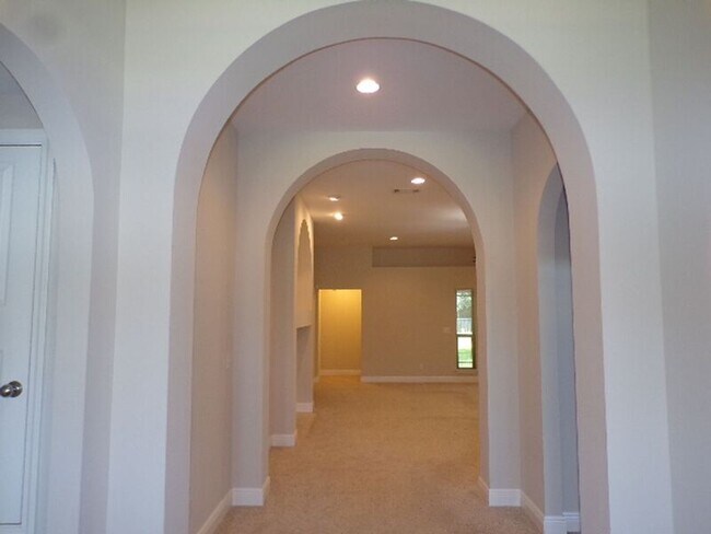 Building Photo - 3624 Laurel Lee Blvd