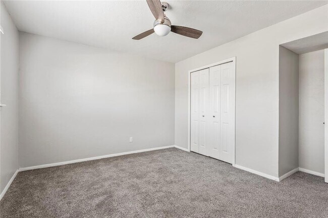 Building Photo - 2810 Dorchester Dr