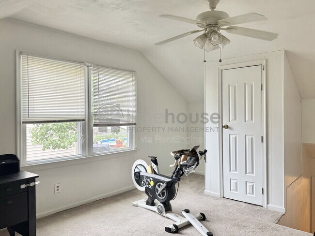 Building Photo - 3533 Bernies Ct N