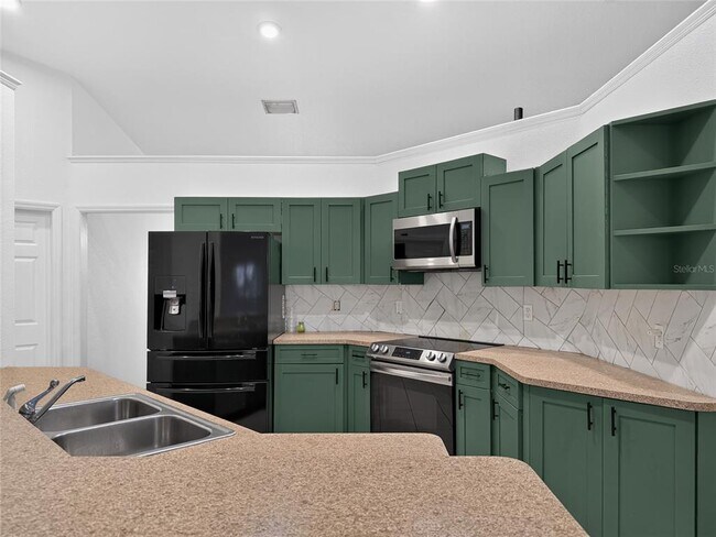Building Photo - 13405 SW 86th Ave