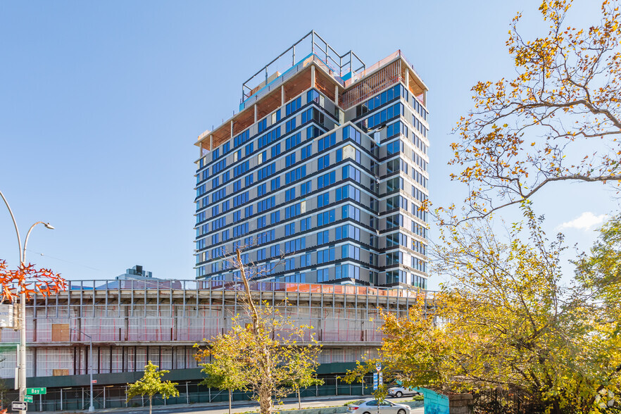 Building Photo - Lighthouse Point Apartments