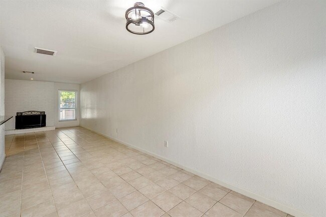 Building Photo - 2501 Bering Dr