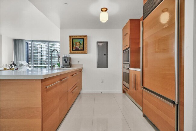 Building Photo - 465 Brickell Ave