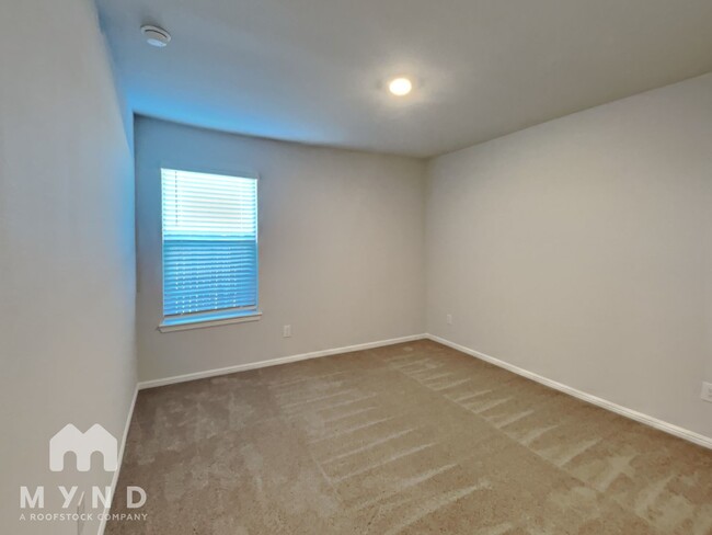 Building Photo - 5901 Piedrosa Ct