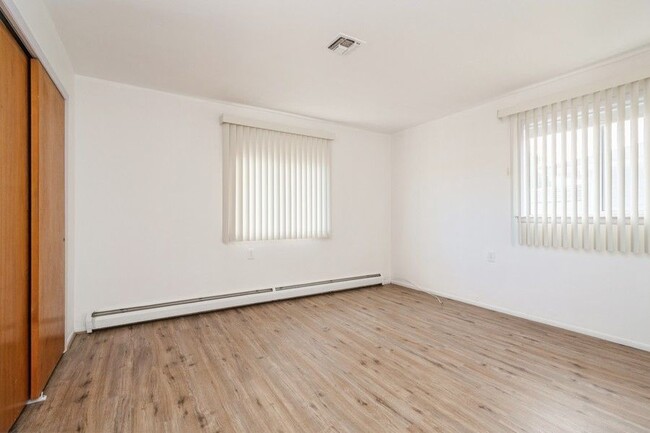 Building Photo - 436 St Thomas Dr