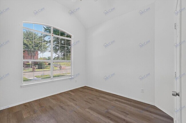 Building Photo - 7297 Chinquapin Dr