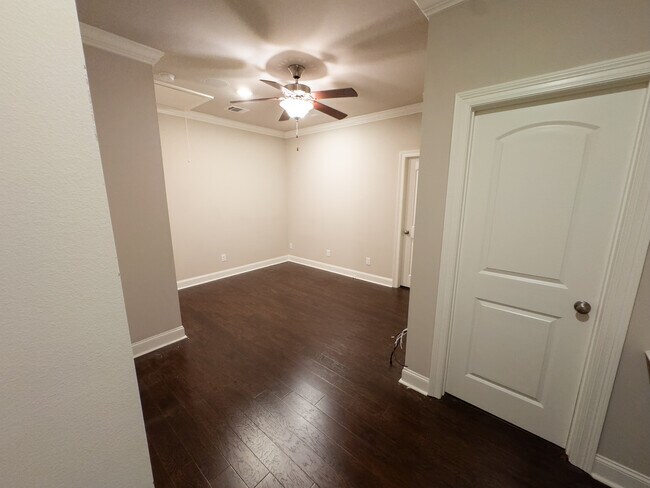 Building Photo - 2167 Shadowbrook Dr