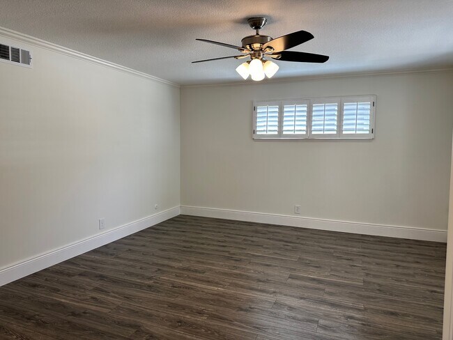 Building Photo - 2748 E Dorothy Pl