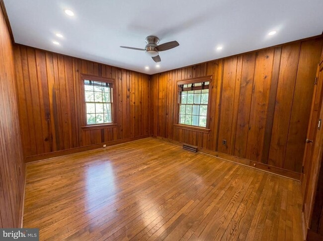 Building Photo - 37899 Snickersville Turnpike