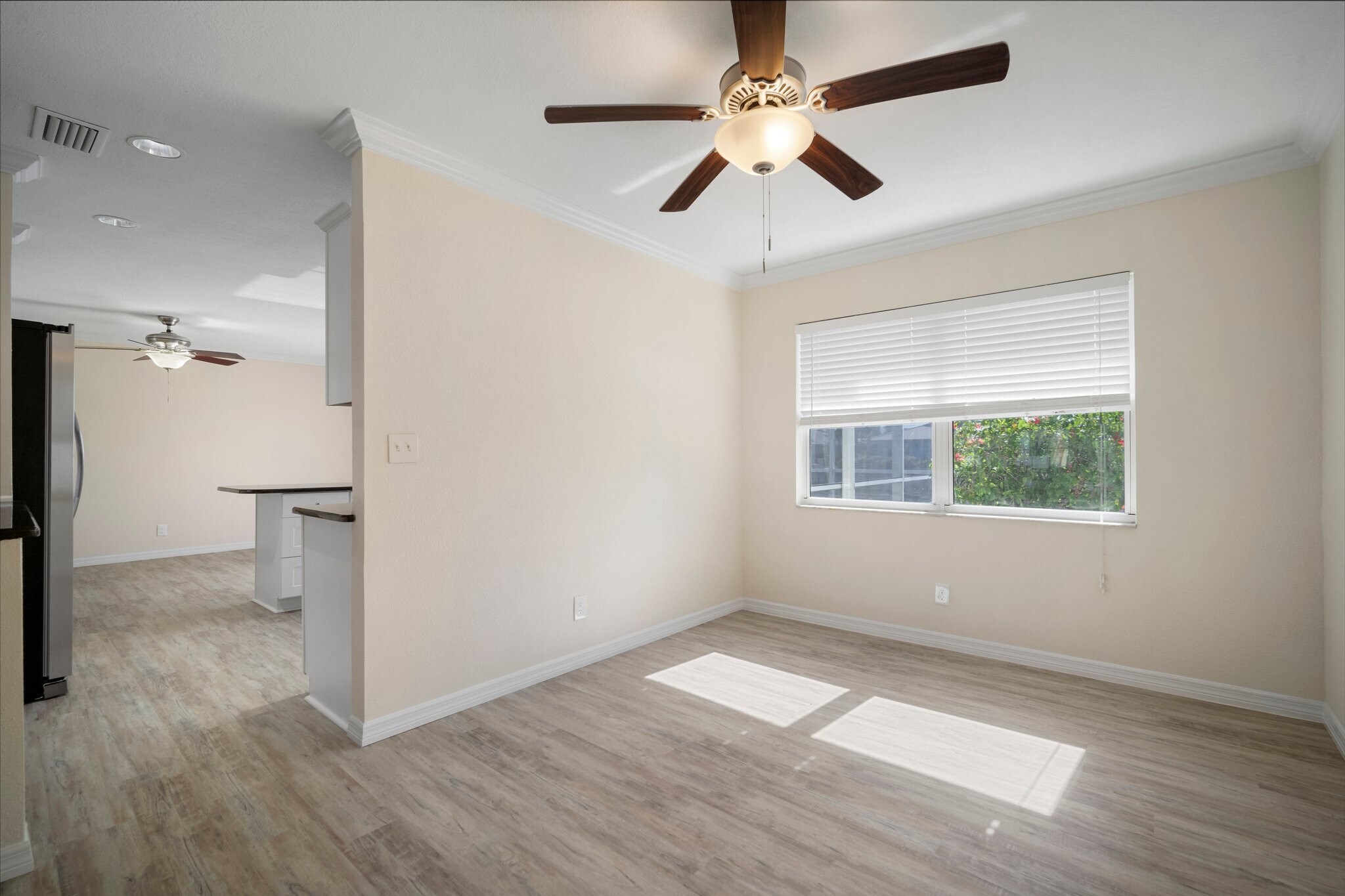 Building Photo - 910 Spindle Palm Way