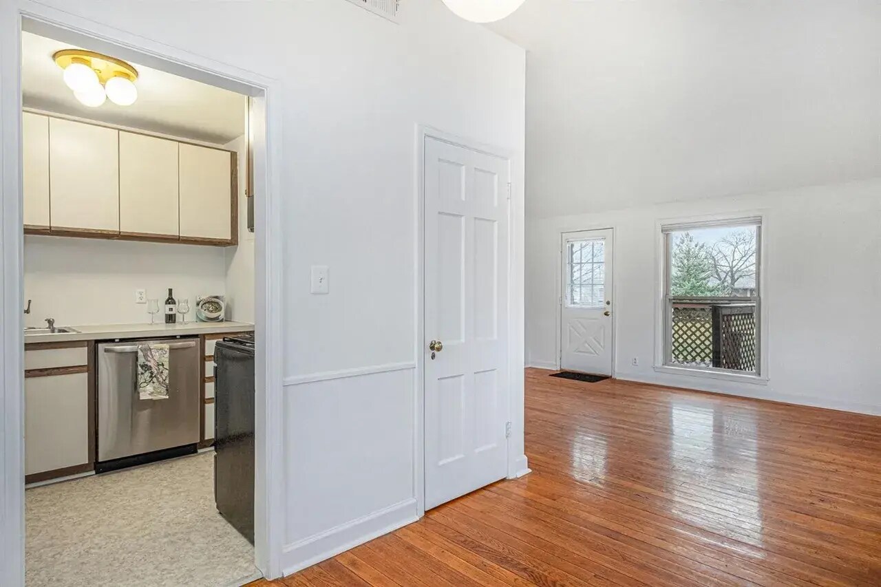 Building Photo - 3412 Edgewood Dr
