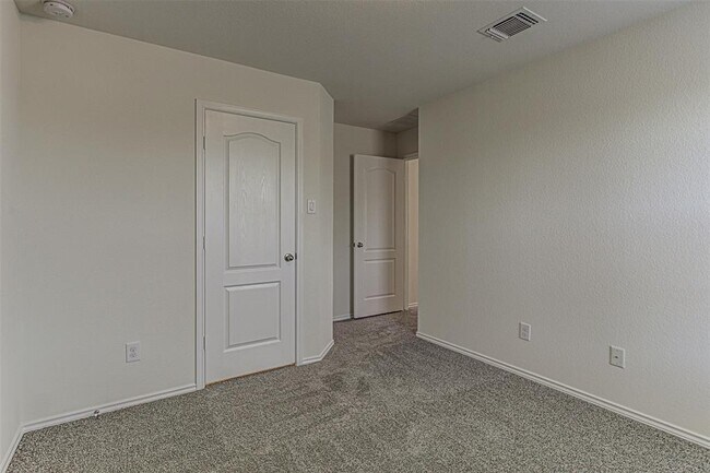 Building Photo - 339 Alamosa Dr