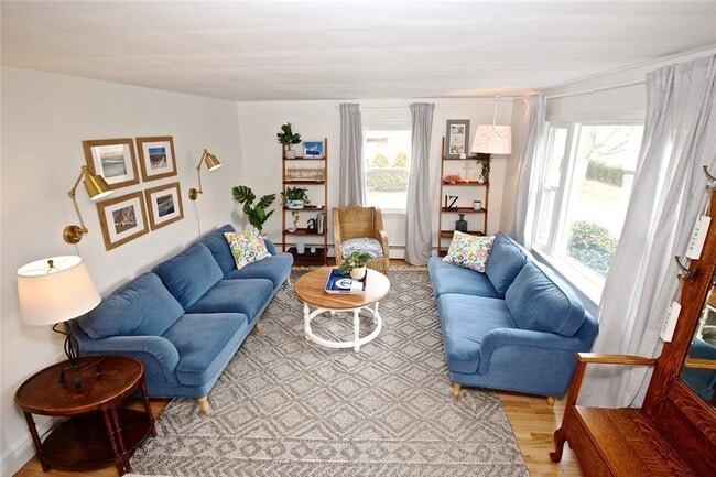 Building Photo - 139 Coggeshall Ave