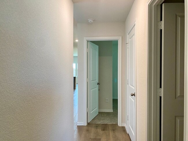 Building Photo - 5111 Knob Hl Dr