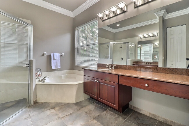 Building Photo - 1289 Beacon Cir