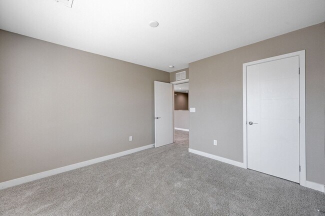 Building Photo - 2022 Single Family Home: 50% off first mon...