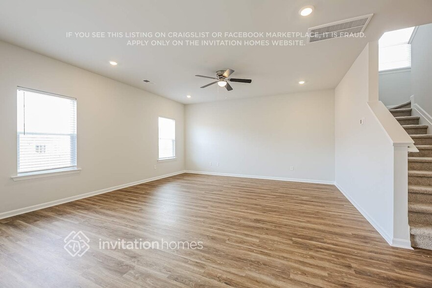 Building Photo - 213 White Flds Ave