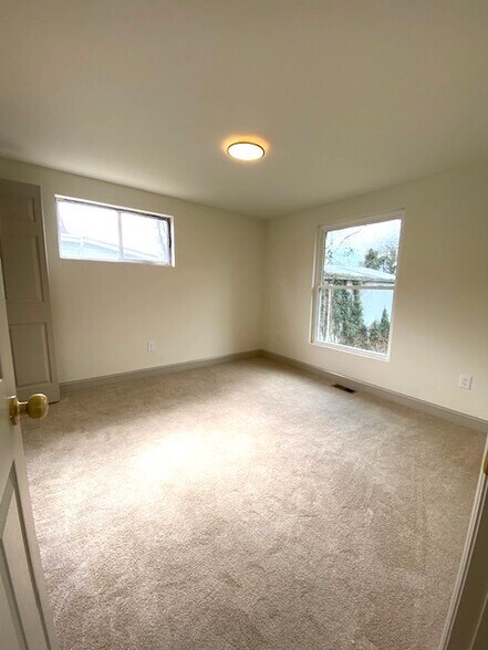 Building Photo - 2019 Nadine St