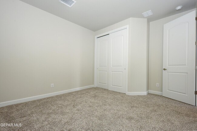 Building Photo - 705 Paseo De La Reina St