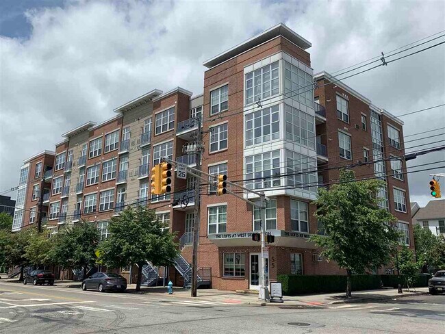 Building Photo - 55 Mallory Ave