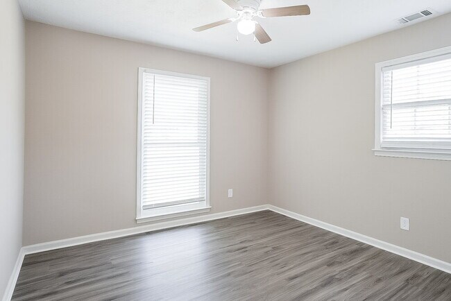 Building Photo - 99 Sleepy Hollow Trail