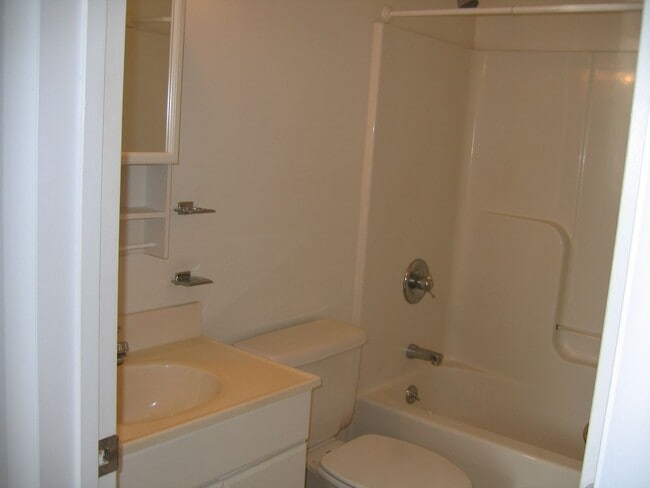 Building Photo - 2312 Price Ave