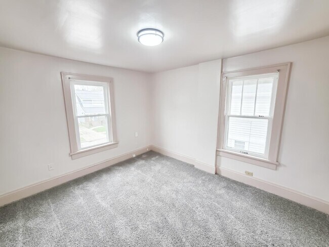 Building Photo - 2044 18th St SW