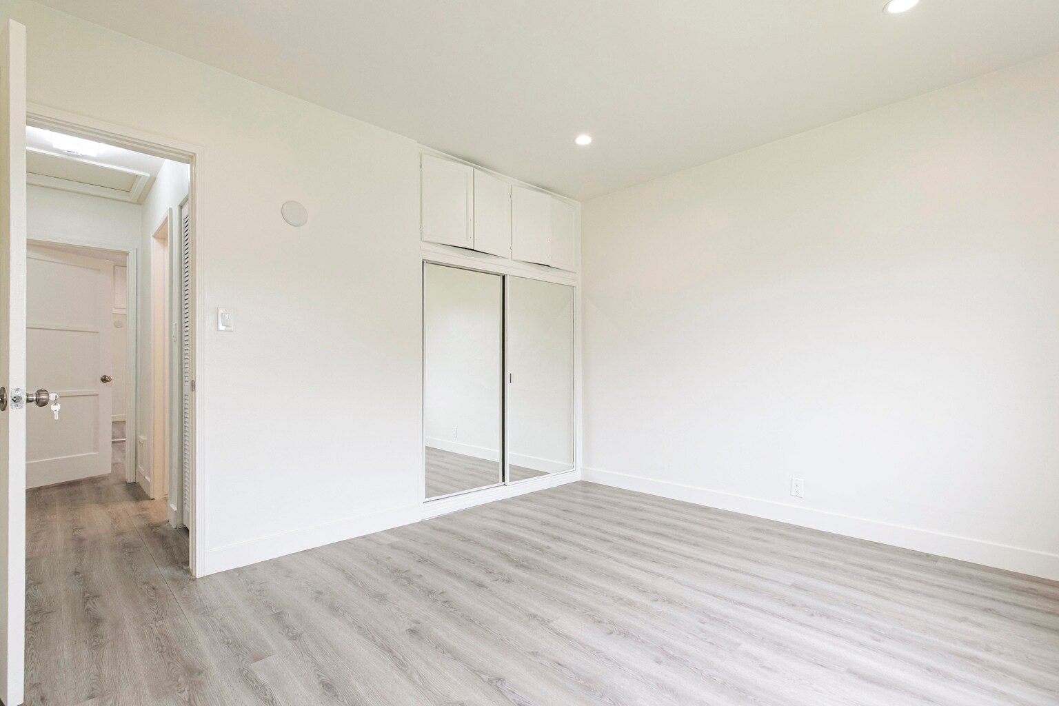 Building Photo - 4335 Sunnyslope Ave