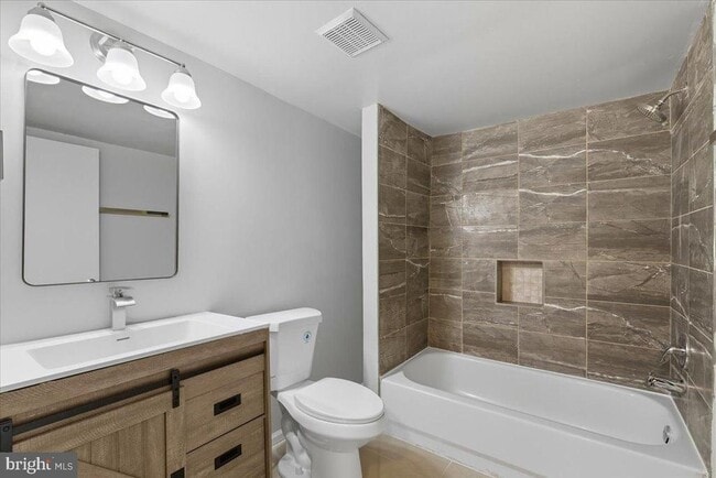 Building Photo - 9208 Fairlane Pl