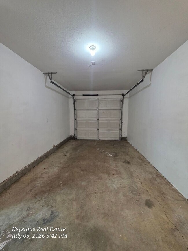 Building Photo - 01211