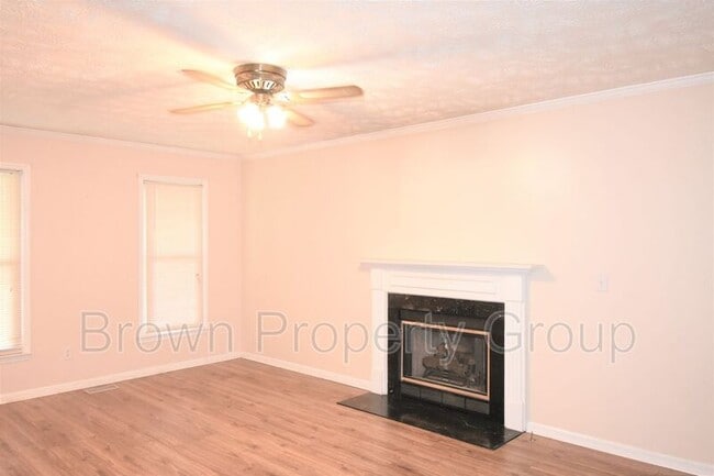 Building Photo - 6405 Rolling Meadows Ln