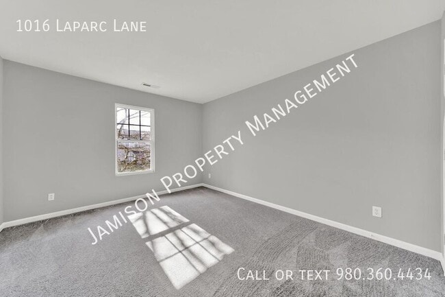 Building Photo - 1016 Laparc Ln