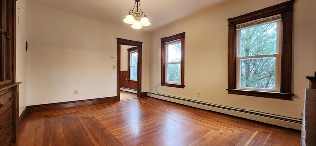 Building Photo - 18-20 Green Street