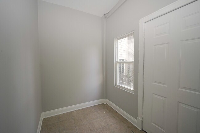 Building Photo - 2255 S Whipple St