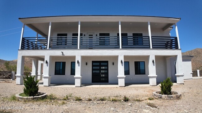 Building Photo - 339 Circulo Chica