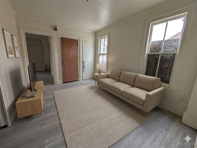 Building Photo - 616 7th St