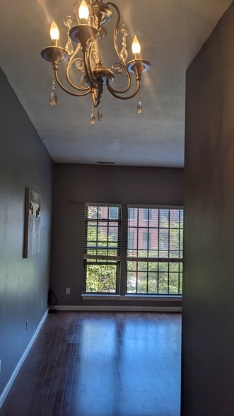 Building Photo - 71 Princeton St
