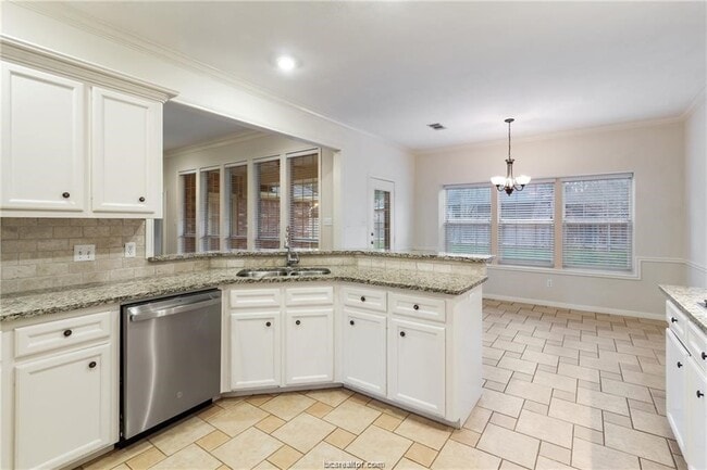 Building Photo - 4709 Shoal Creek Dr