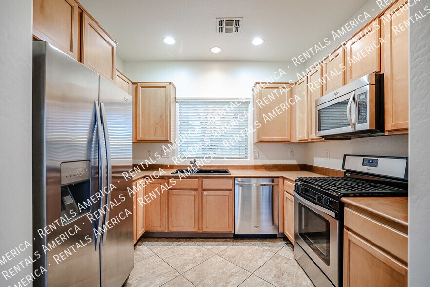 Building Photo - 22076 N 103rd Ln
